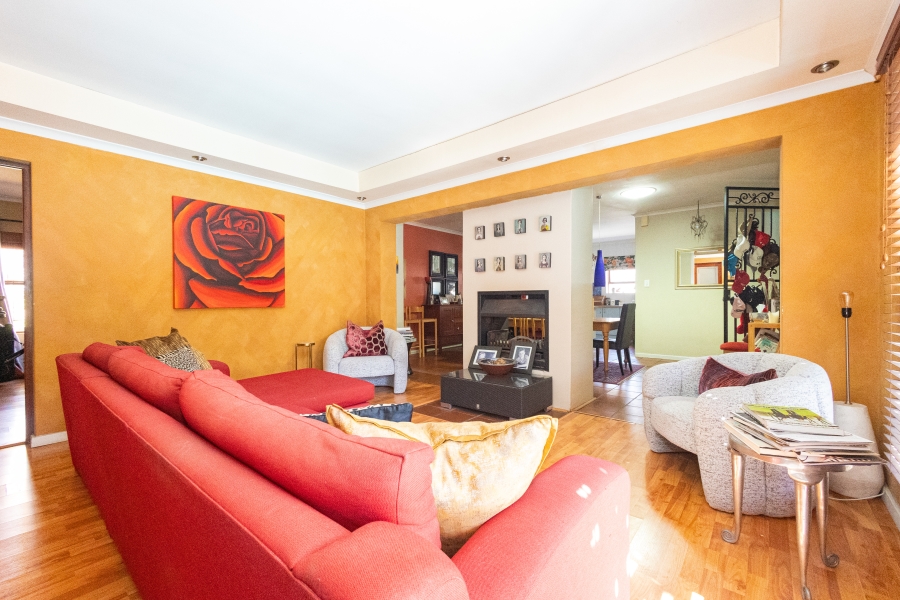 4 Bedroom Property for Sale in Sonstraal Heights Western Cape